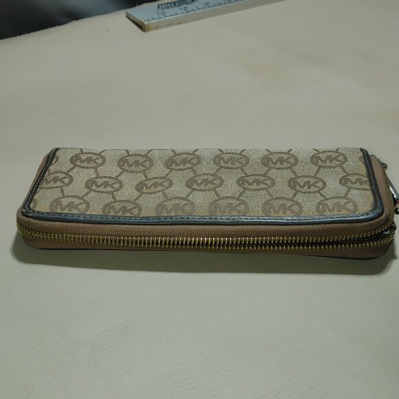 Michael Kors Jet Set Large Zip-Around Wallet Monogram Brown & Tan Canvas Leather - Picture 7 of 8